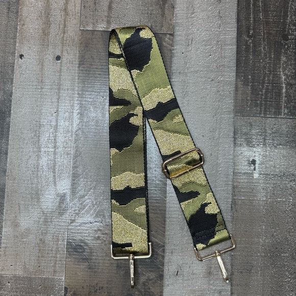 Ah Dorned Adjusted Camo Strap - Picture 6 of 6